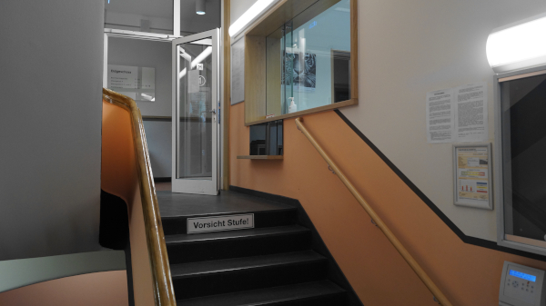 Bild: Hier wird der Eingangsbereich des Verwaltungsgerichts Cottbus angezeigt