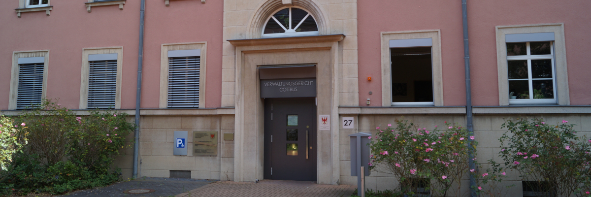 Bild: Hier ist das Gerichtsgebäude des Verwaltungsgericht Cottbus abgebildet